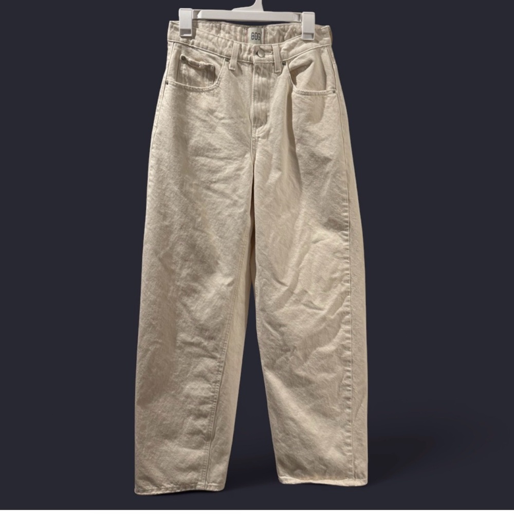 BDG Cream Tapered Baggy Jeans